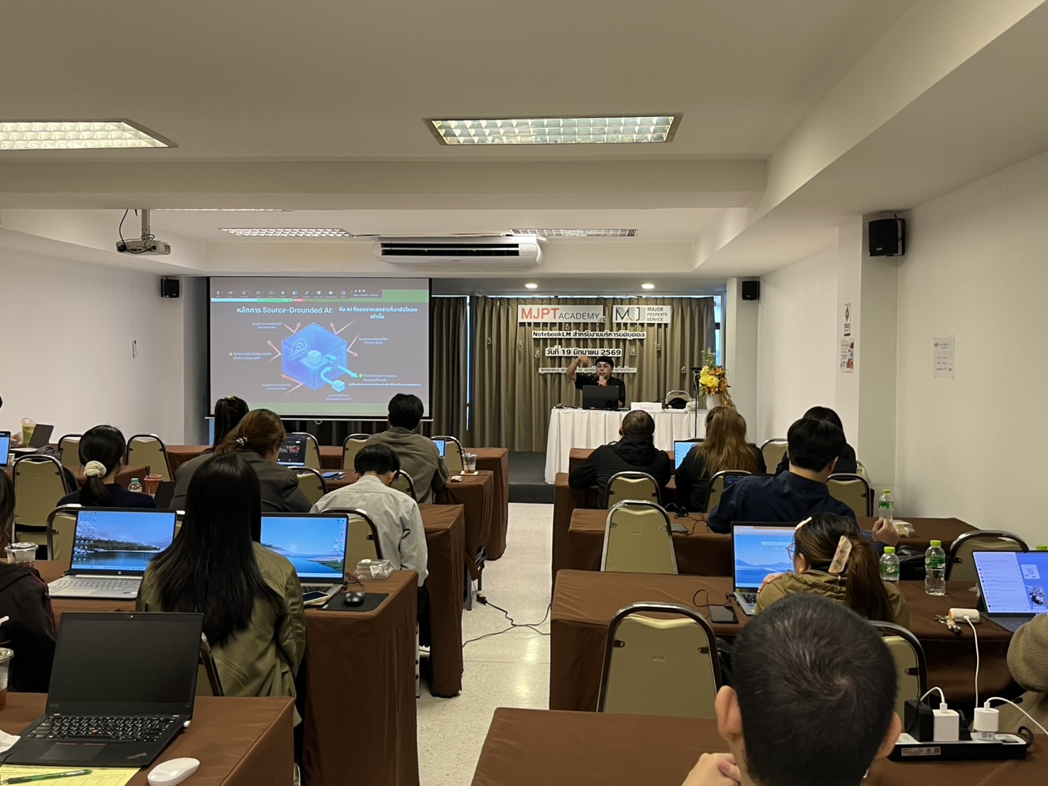 สร้าง Slide Deck NotebookLM